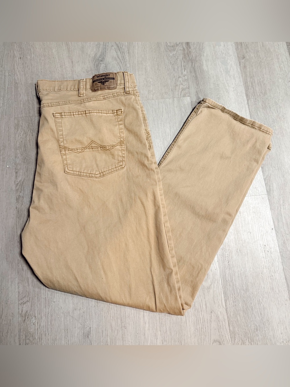 •WRANGLER• KHAKI SLIM STRAIGHT PANTS